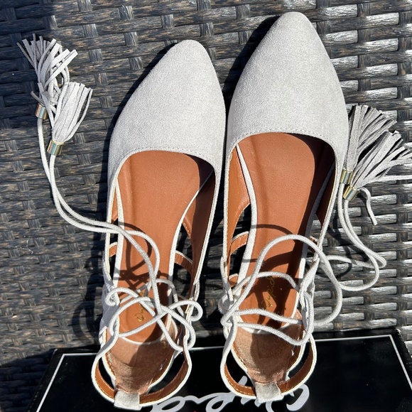 Light Grey Pointed Toe Flats SIZE 9 - Picture 4 of 5